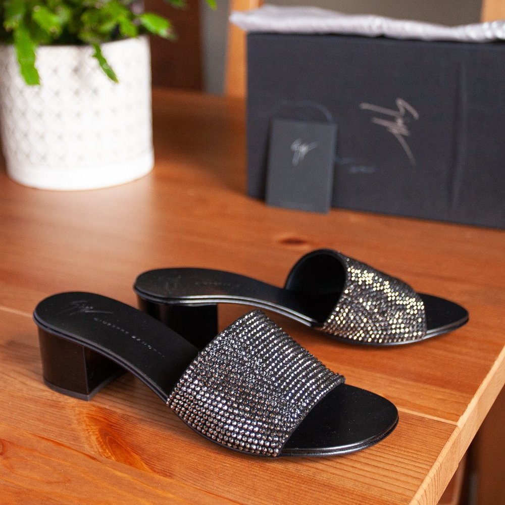 Giuseppe Zanotti Crystal Embellished Mules